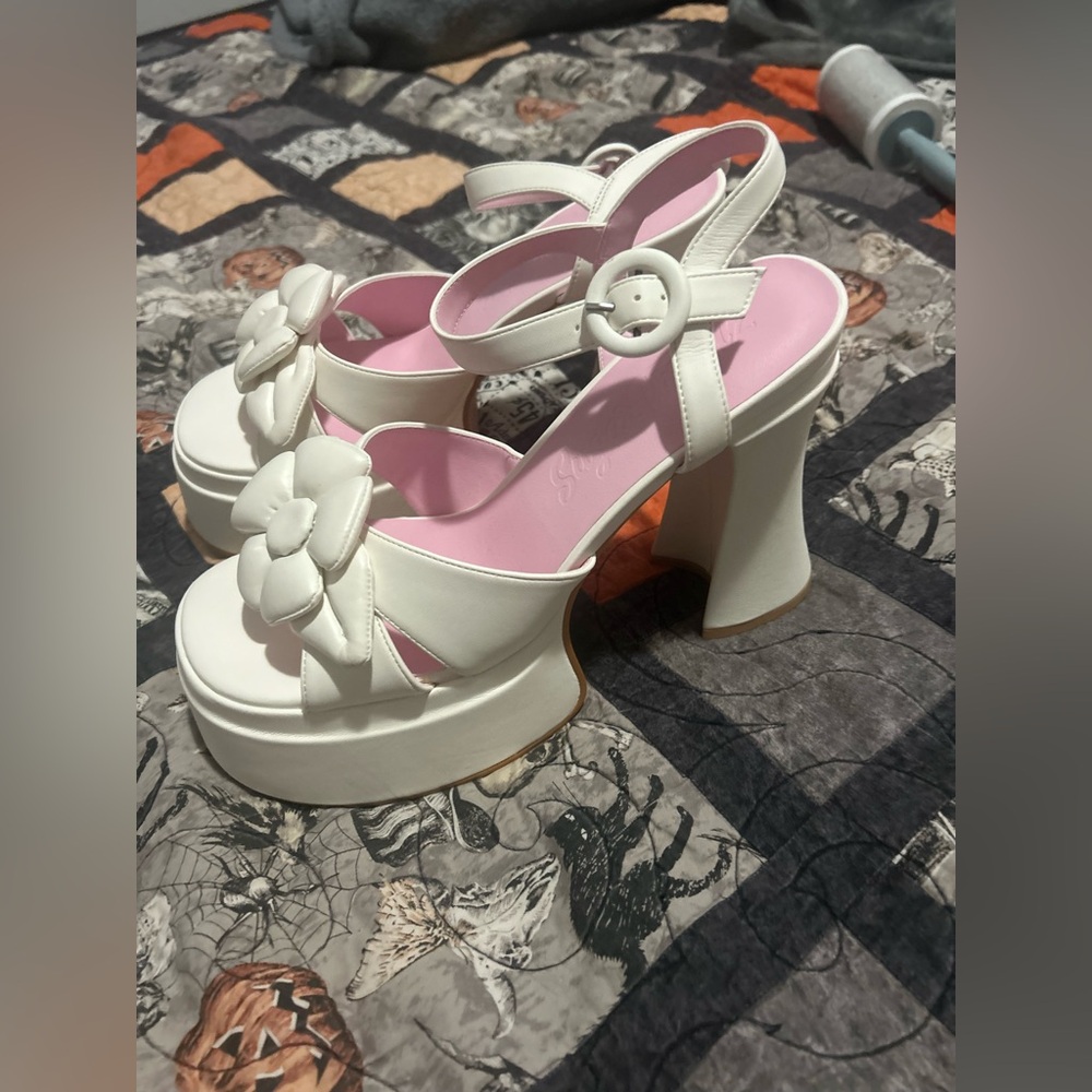 Sugar Thrillz Carefree Muse Platform Sandals - Brand New without tags. - Picture 5 of 10